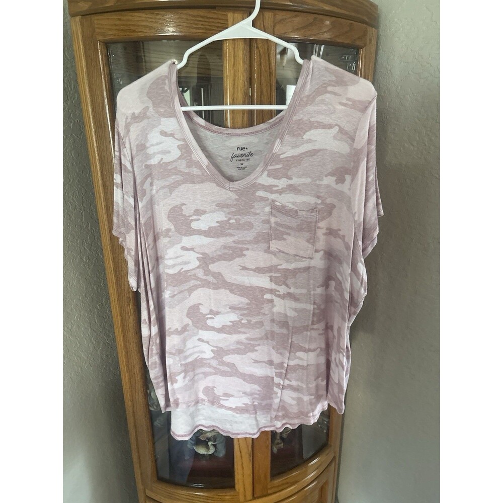 Rue+ Favorite Pink Camo V-Neck Tee